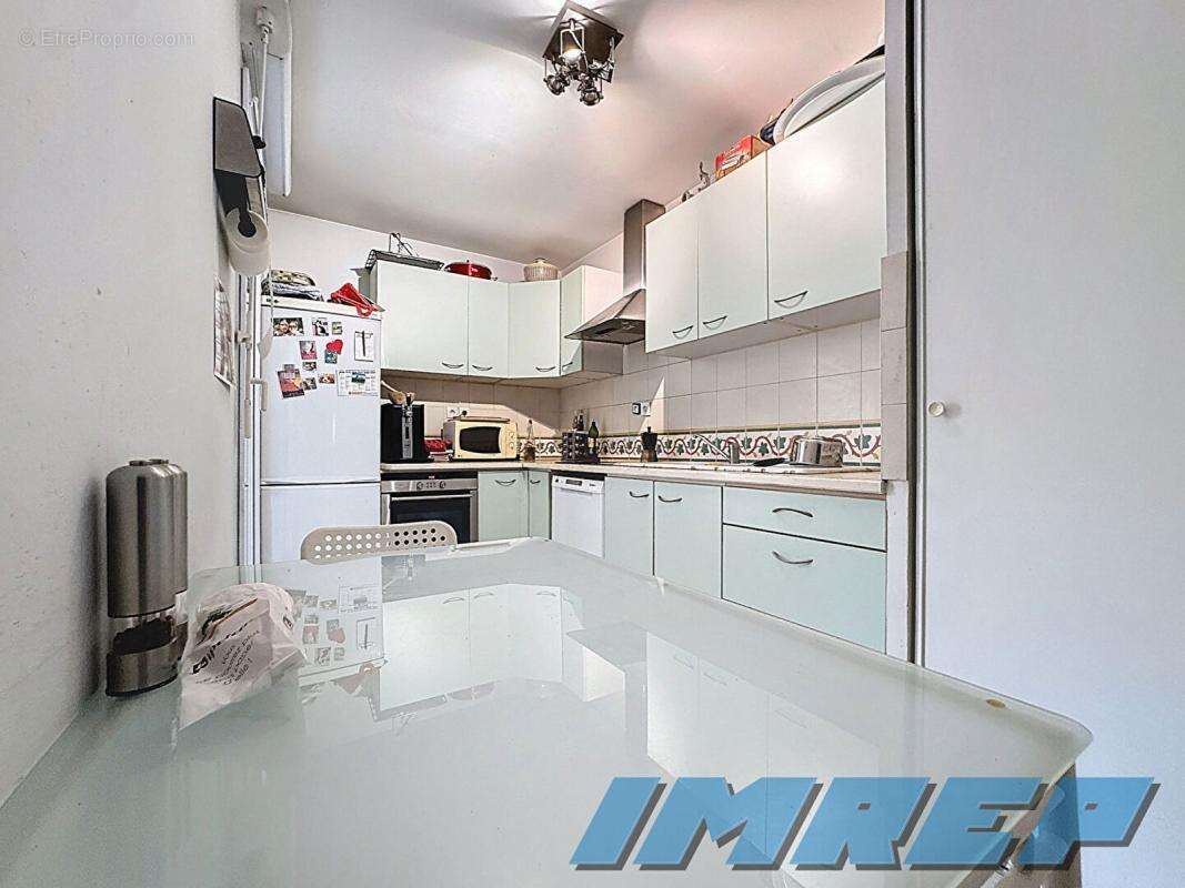 Appartement à MARSEILLE-4E