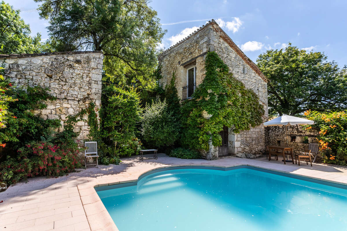 Maison à SAINTE-COLOMBE-DE-VILLENEUVE