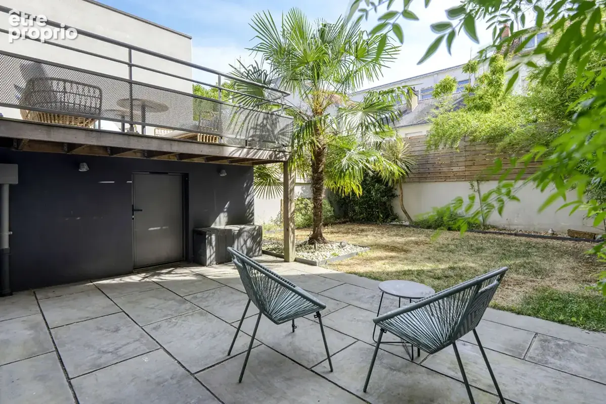 Maison très soignée de 185 m²  (215 m² au sol) entièrement rénovée en 2019 avec deux garages à proximité du quartier commerçant  - photo 13