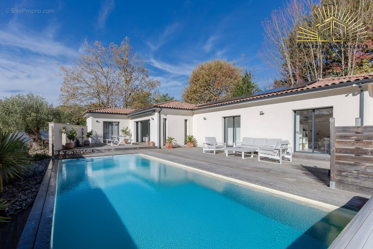 Maison à CAMBLANES-ET-MEYNAC