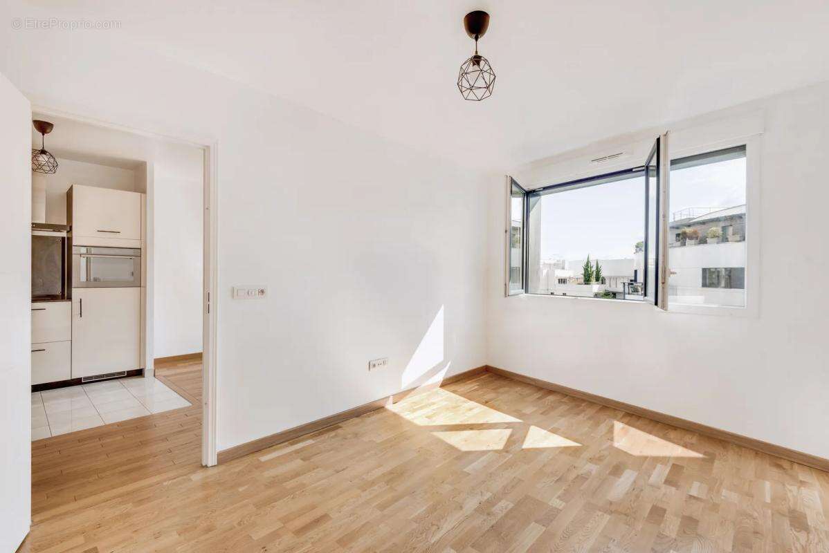 Appartement à ISSY-LES-MOULINEAUX