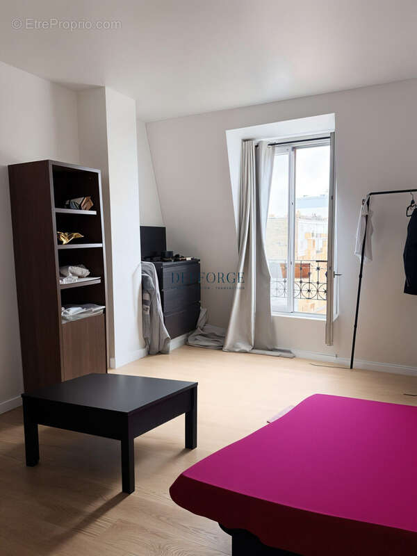 Appartement à PARIS-14E