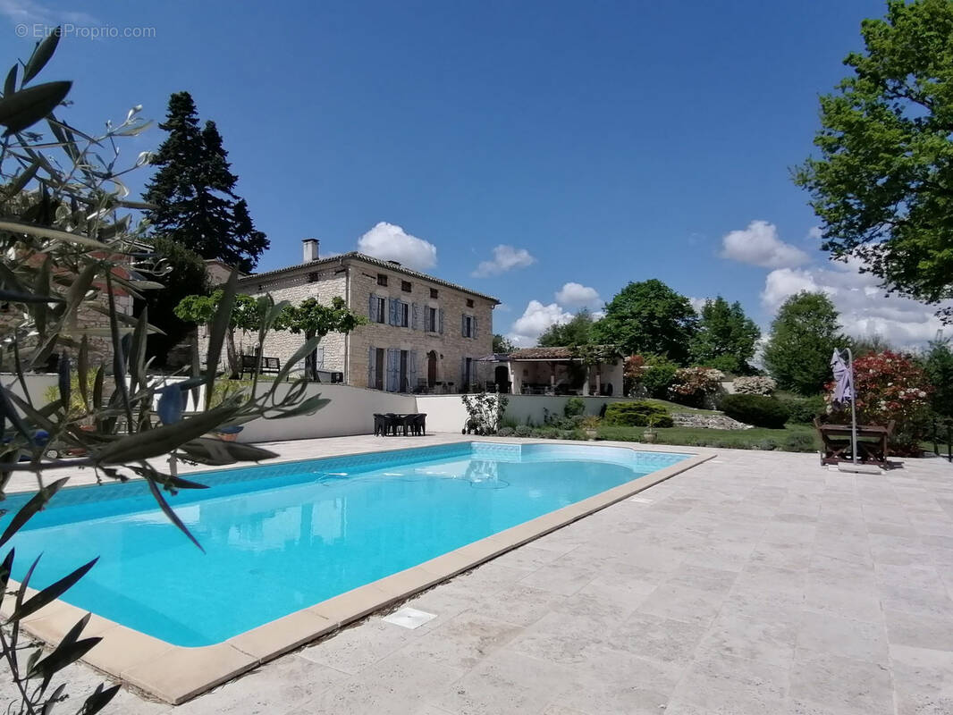Maison à CAHUZAC-SUR-VERE
