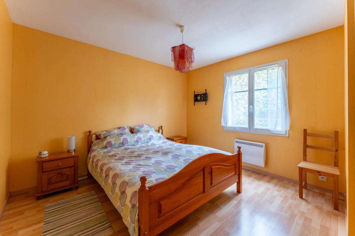 Maison à SAINT-CAPRAIS-DE-BORDEAUX