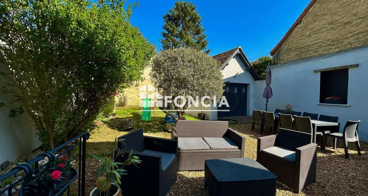 Maison à BONNETABLE