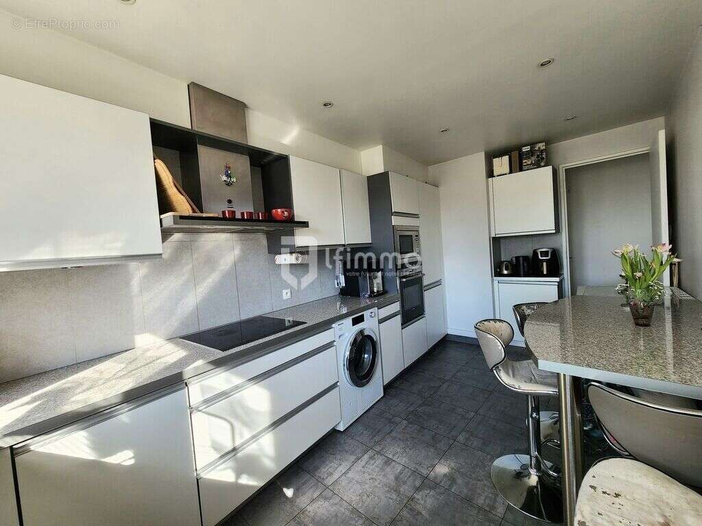 Appartement à SAINT-MAUR-DES-FOSSES