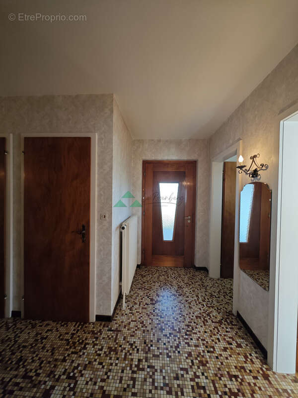 Maison familiale 5 chambres avec grand garage et jardin   Proche frontière suisse - photo 4