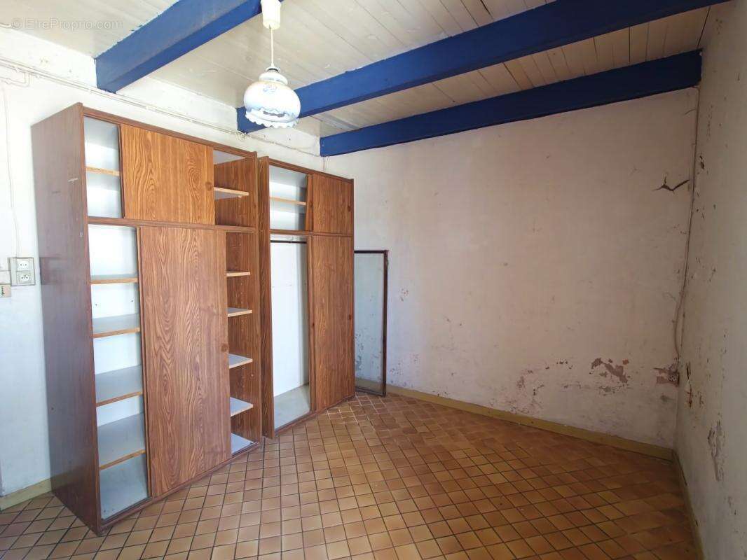 Maison à LACAPELLE-LIVRON