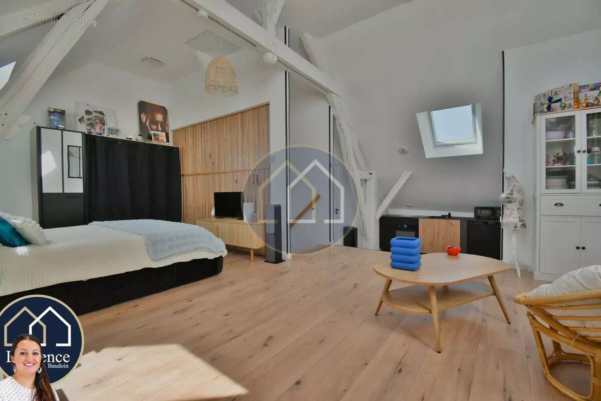 Maison à TREMBLAY-LES-VILLAGES