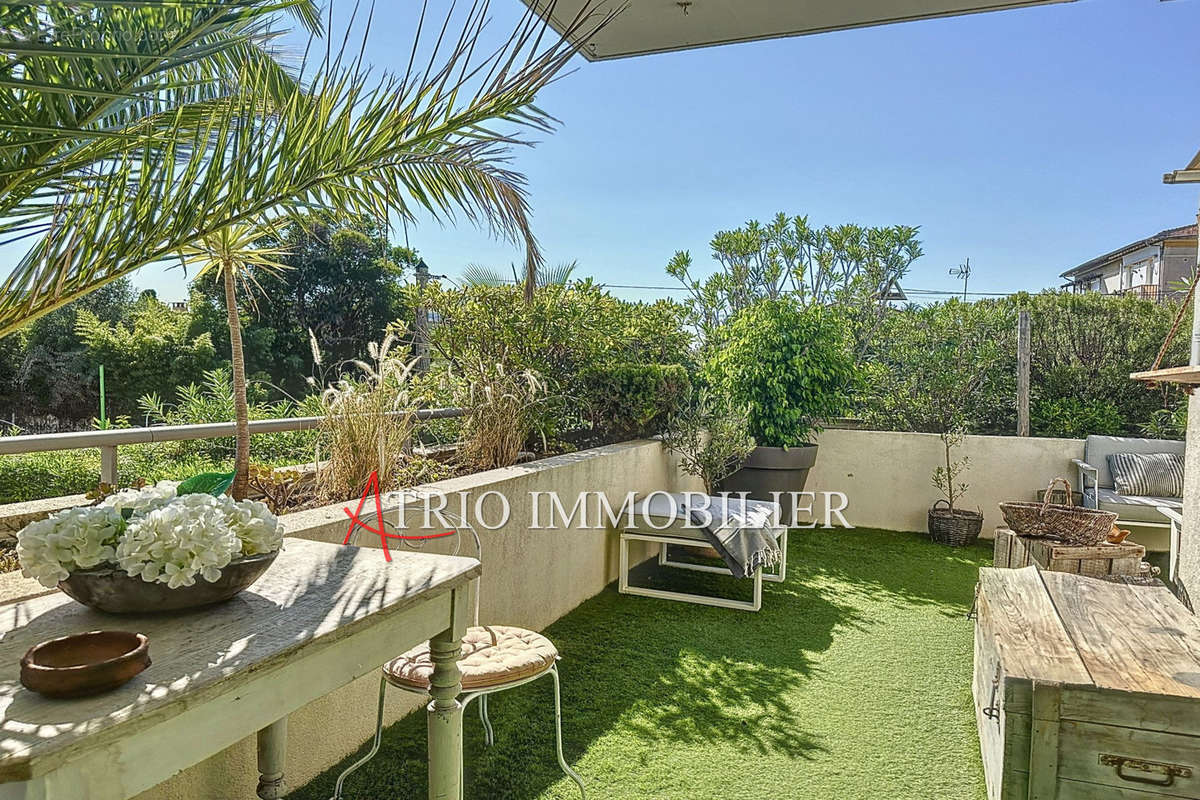 Appartement à SAINT-LAURENT-DU-VAR