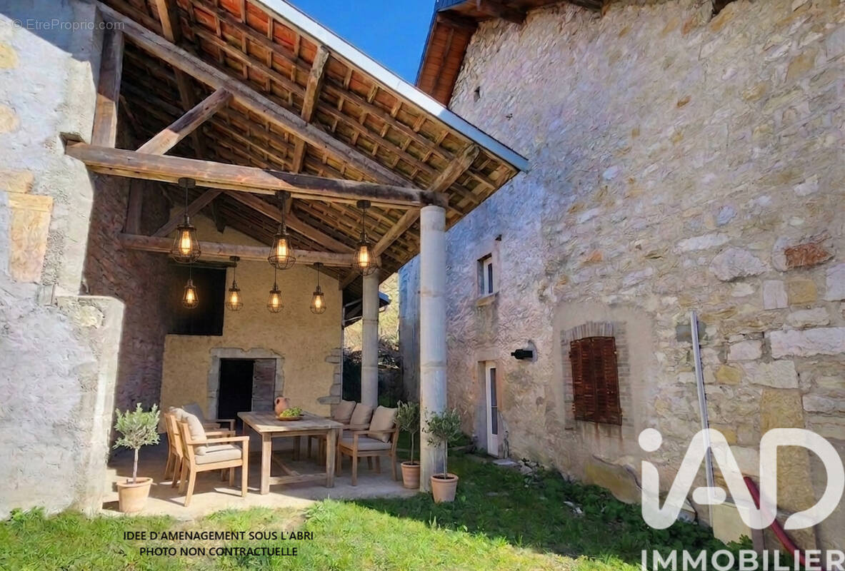 Photo 1 - Maison à CHAMPAGNE-EN-VALROMEY