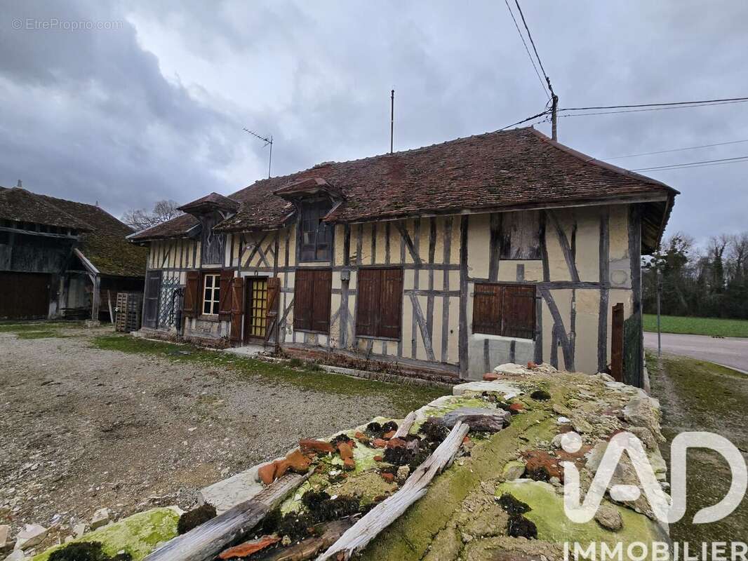 Maison 80 m² à Villechetif  - photo 3