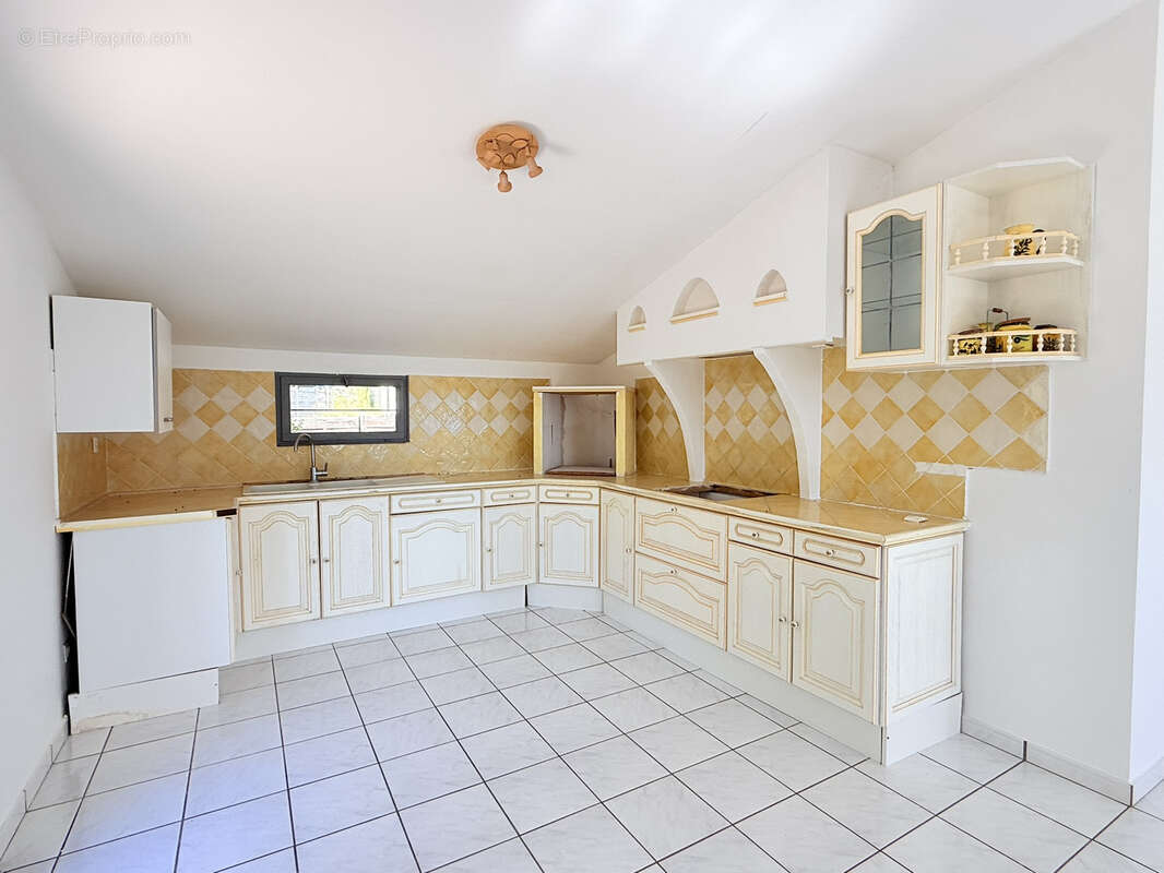 Maison à SOLLIES-PONT