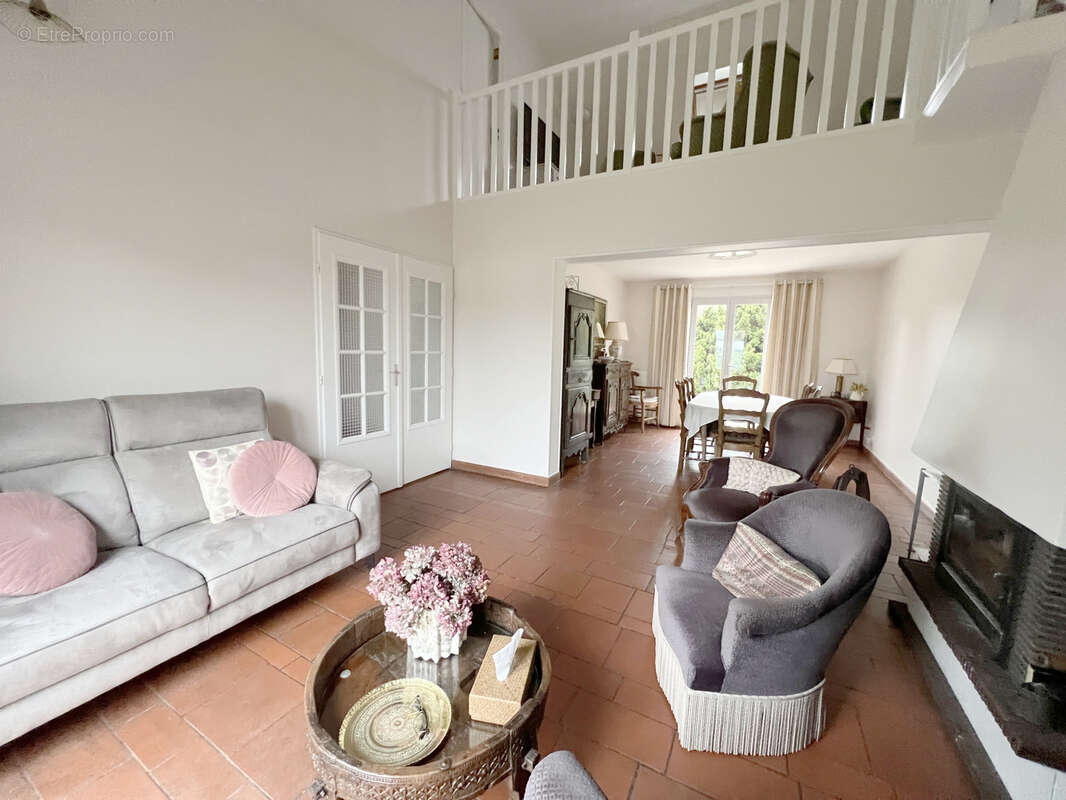 Maison à MARLY-LA-VILLE