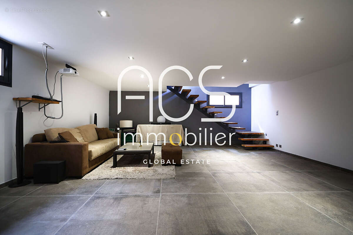 Maison à LA LONDE-LES-MAURES