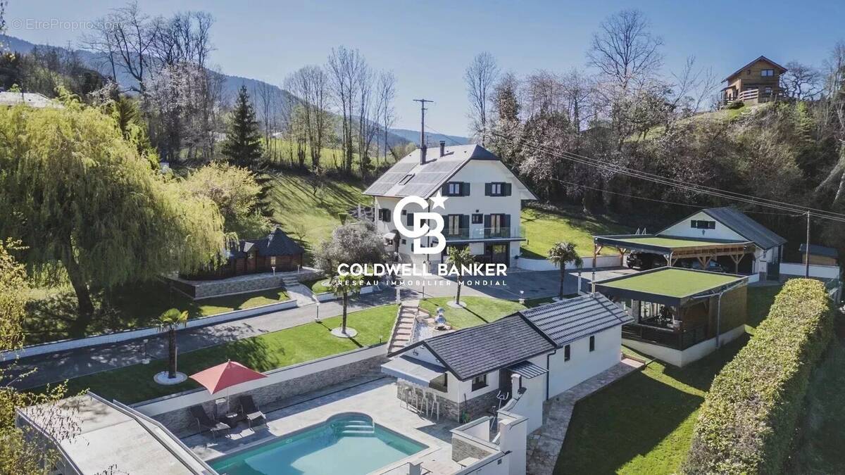 Maison à MONTAGNOLE