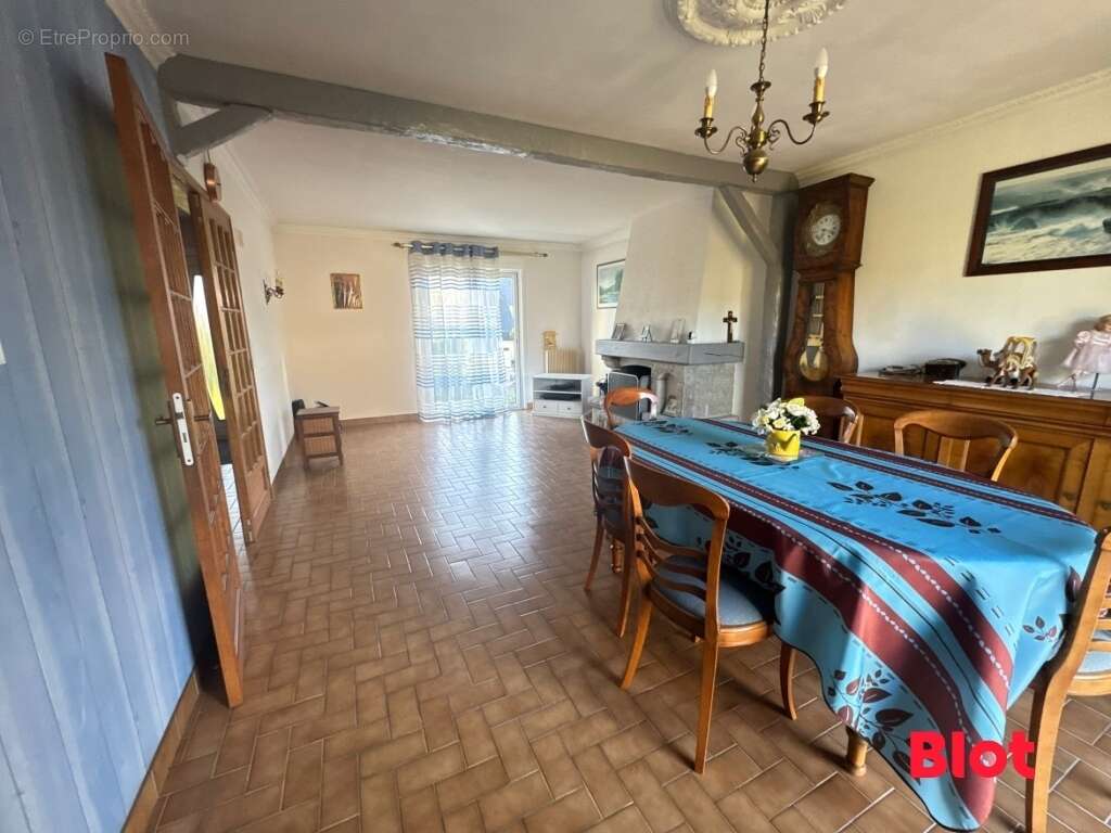 Maison à VERN-SUR-SEICHE