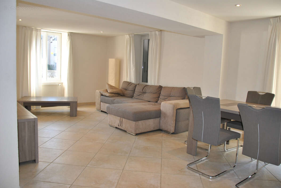 Appartement à DIVONNE-LES-BAINS