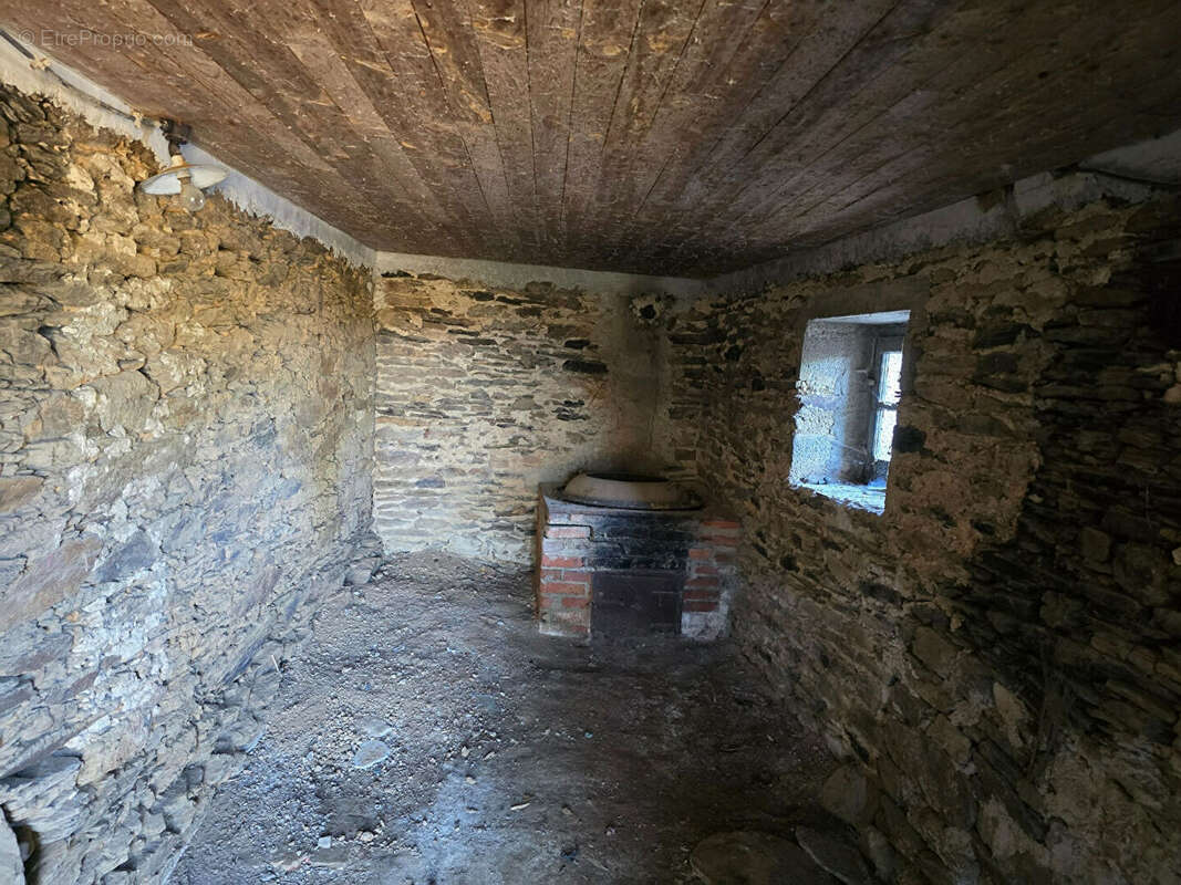 Corps de ferme a renover sur 4560m² - photo 16