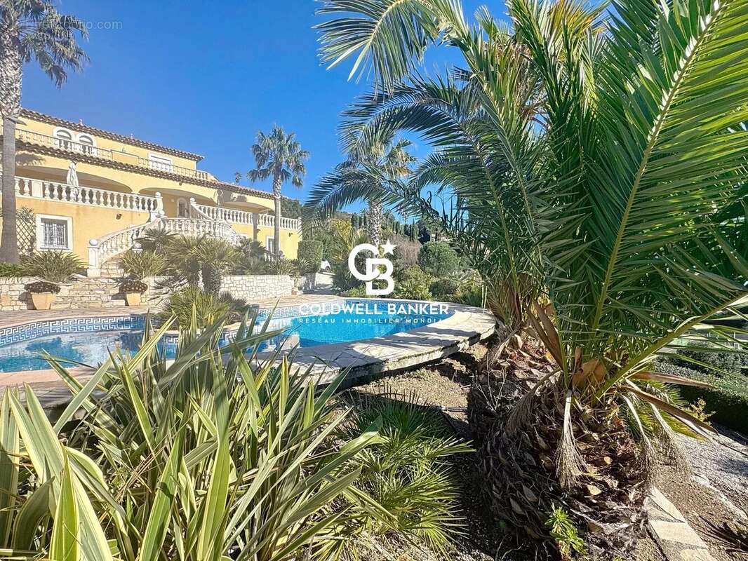 Maison à LES ISSAMBRES