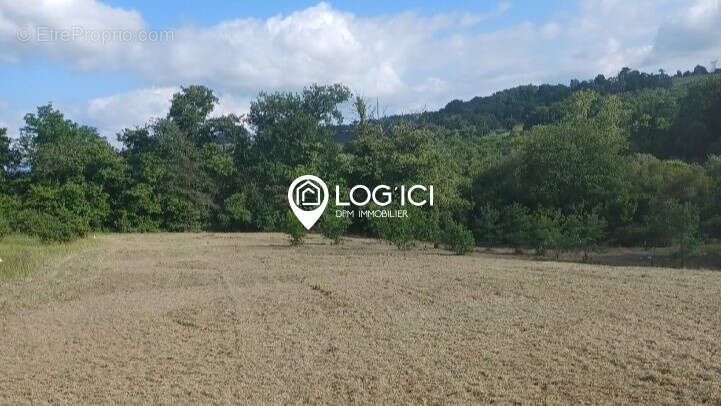 Terrain constructible 1 818 m2 non viabilisé - photo 10