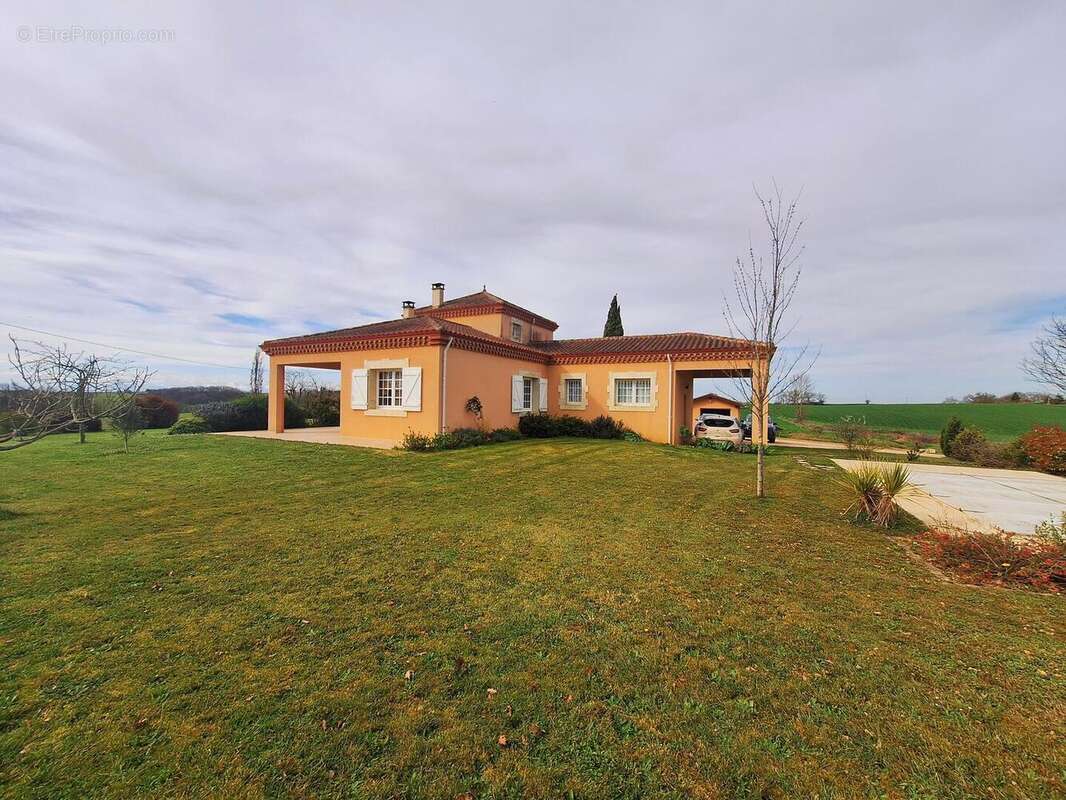 1000042880 - Maison à SAINT-JEAN-LE-COMTAL