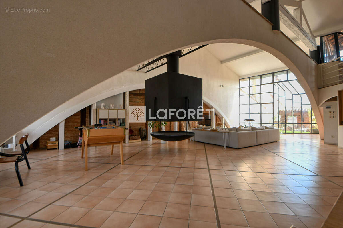 Propriété d'exception avec terrasse et vue sur les toits de Lisle-sur-Tarn - photo 4
