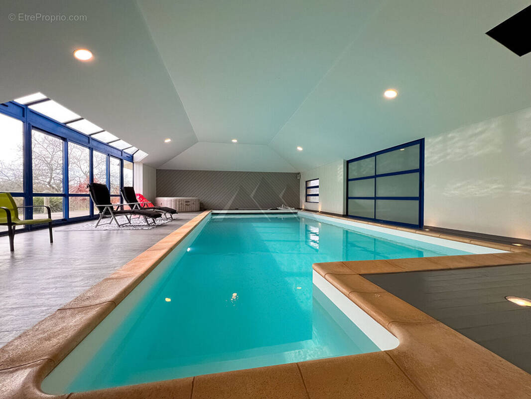 Maison à LAMPAUL-PLOUARZEL