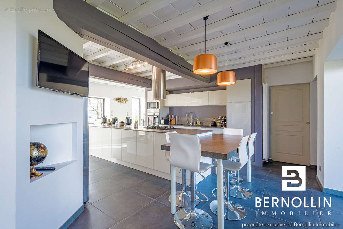 Maison à SAINT-JEAN-SUR-REYSSOUZE