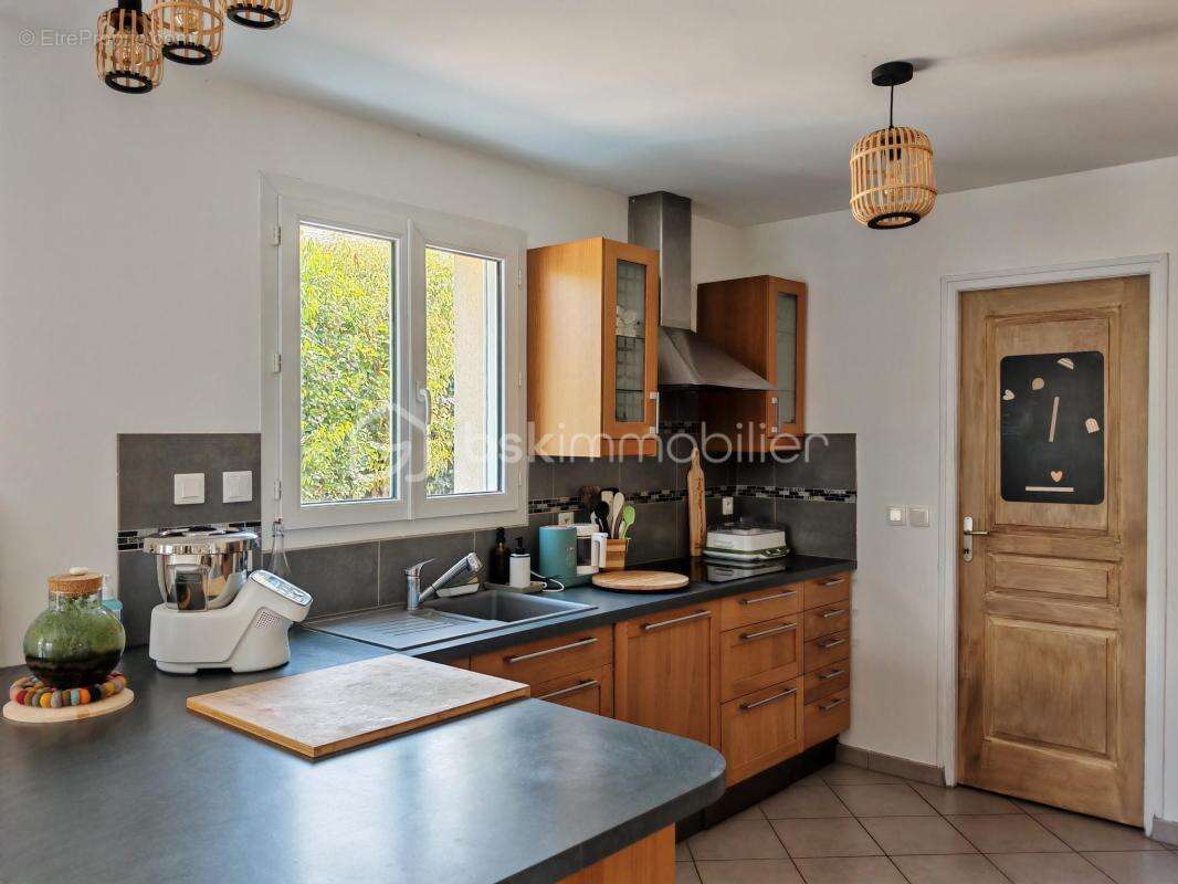 Maison familiale de 2012 – Lumineuse, soignée et prête à vivre - photo 8
