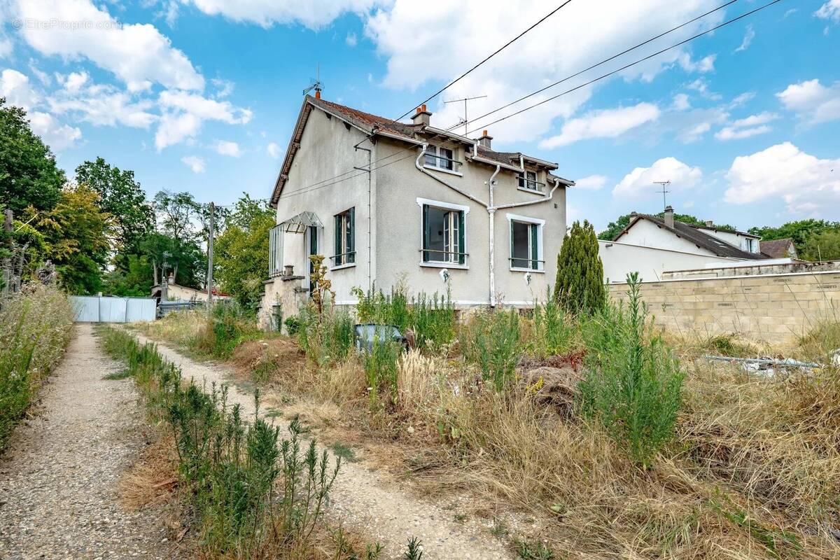 Maison à DAMMARIE-LES-LYS
