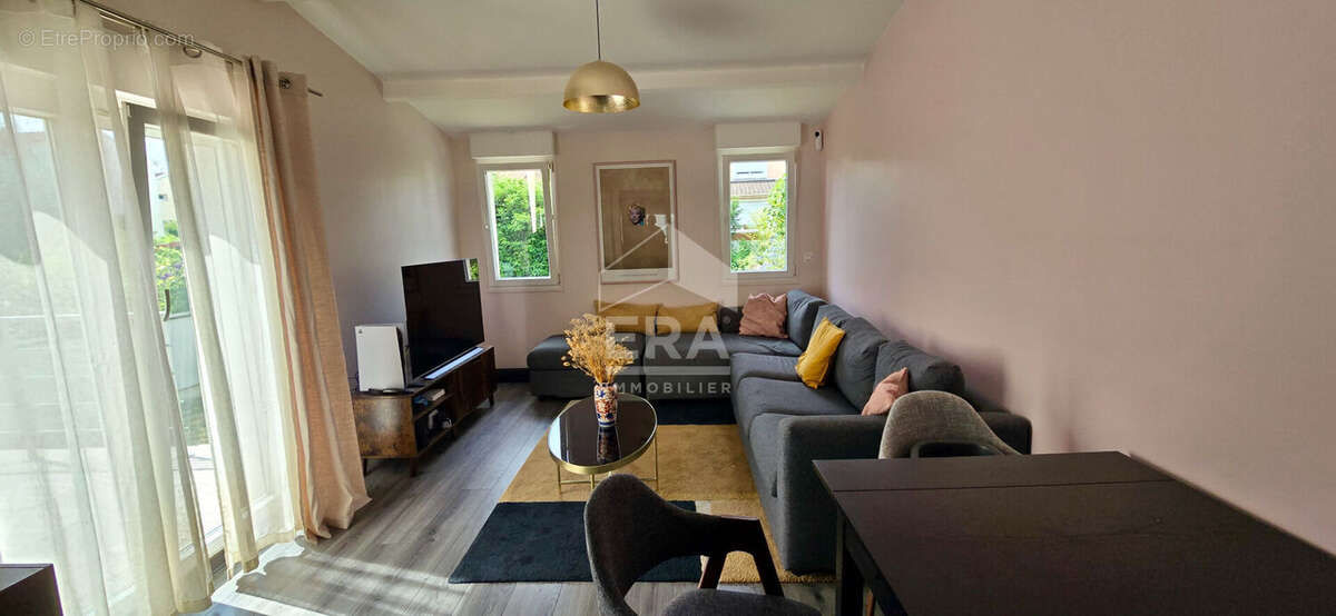 Maison à CHENNEVIERES-SUR-MARNE