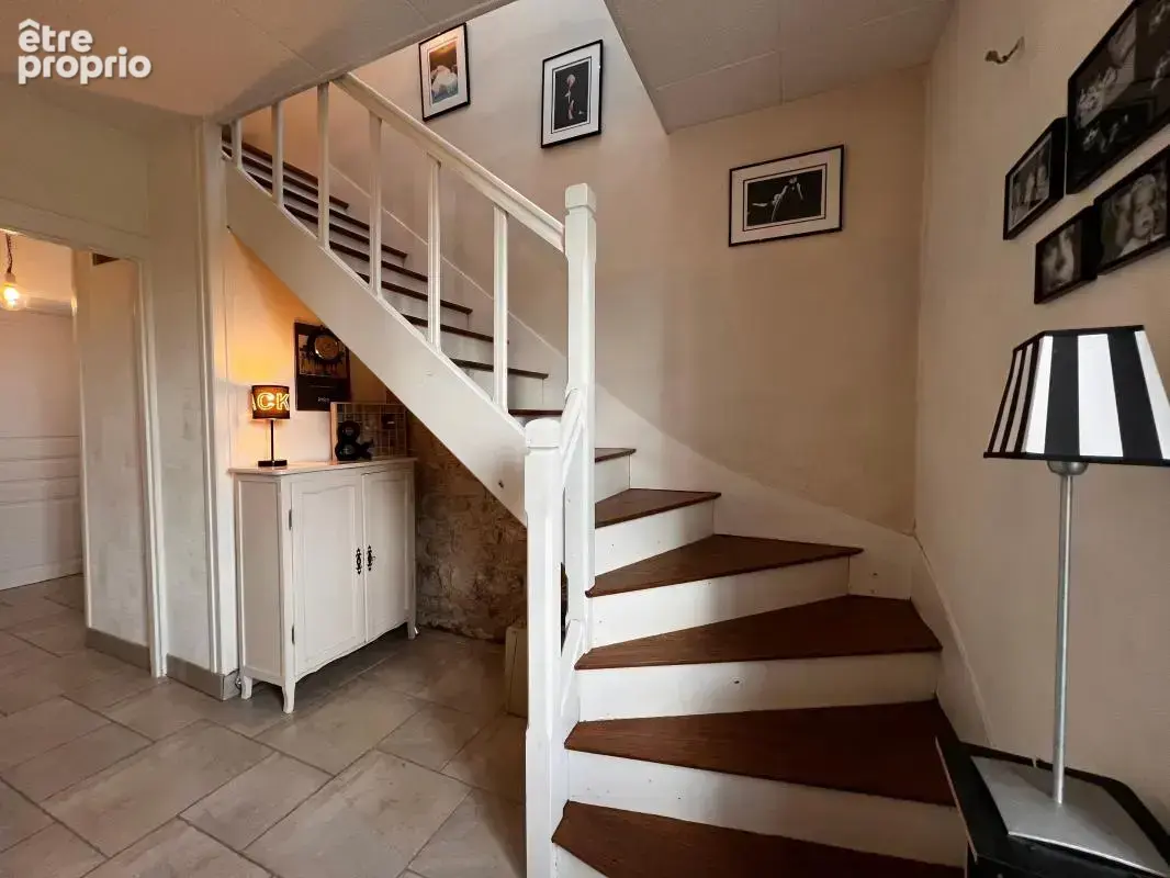  Maison en pierre avec grange et grand terrain paysagé de 2 100 m² à Péronville  - photo 8
