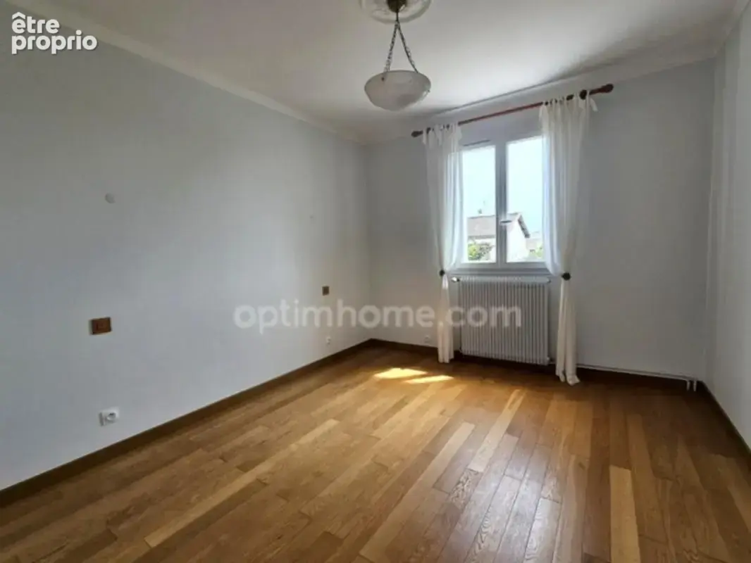  Maison familiale de 100 m² — 4 chambres & Jardin de 550 m² à LA COURONNE (16) - photo 9