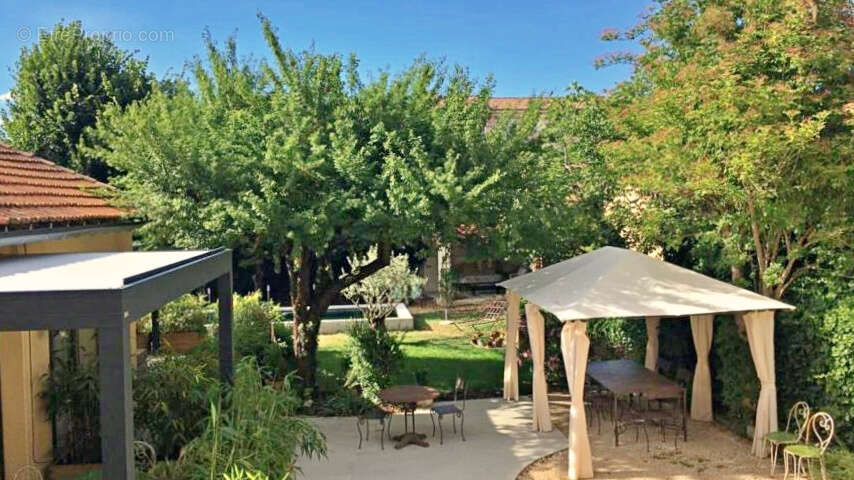 Maison à VAISON-LA-ROMAINE