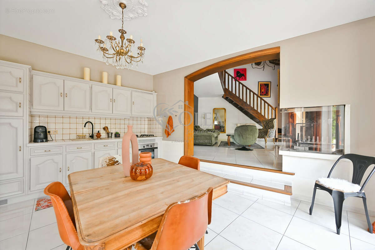 Maison 164 m² à Uzes  - photo 8