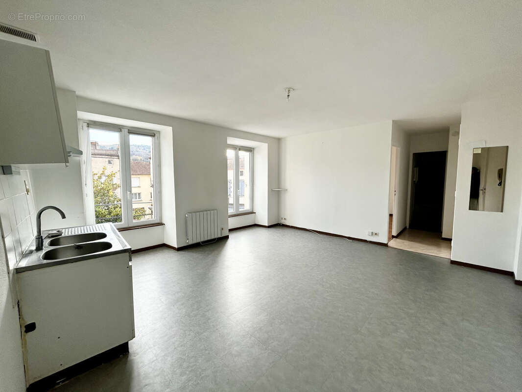 Appartement à SAINT-AMANT-TALLENDE