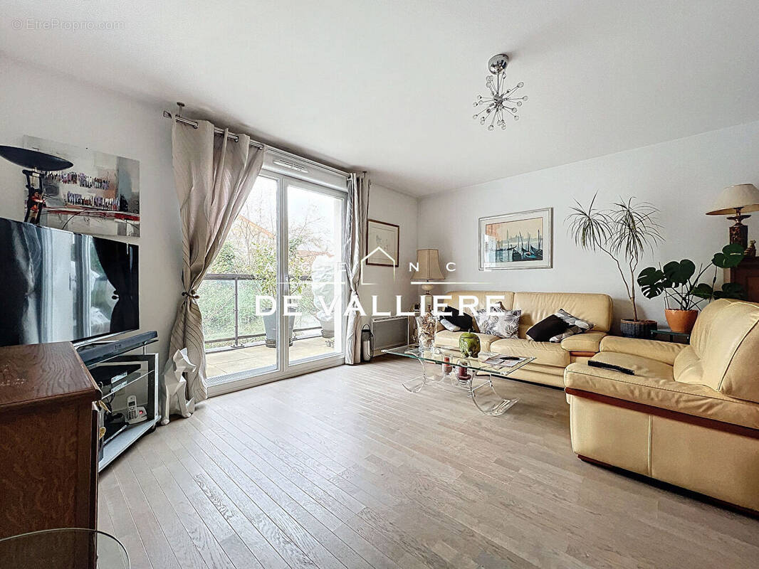 Appartement à NANTERRE