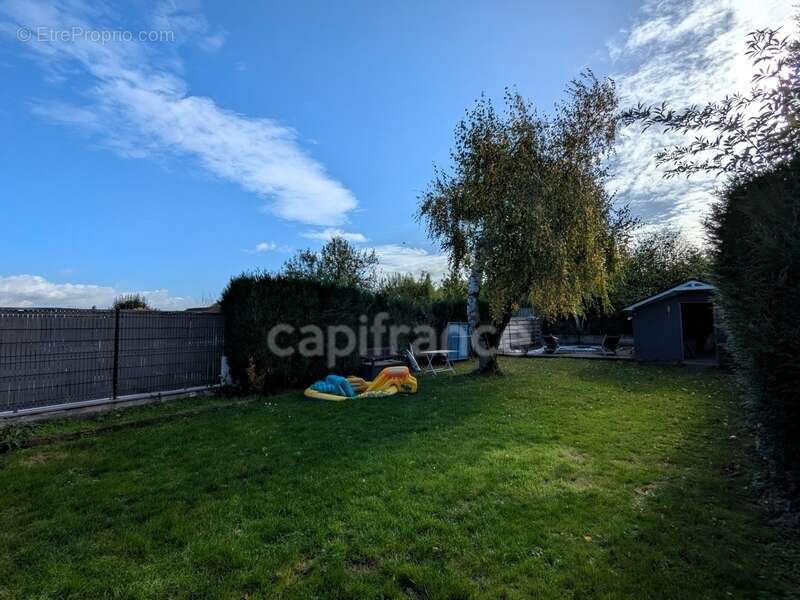 Maison à NEUVILLE-EN-FERRAIN