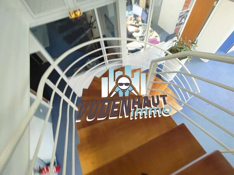 Commerce à VILLENEUVE-LES-BOULOC