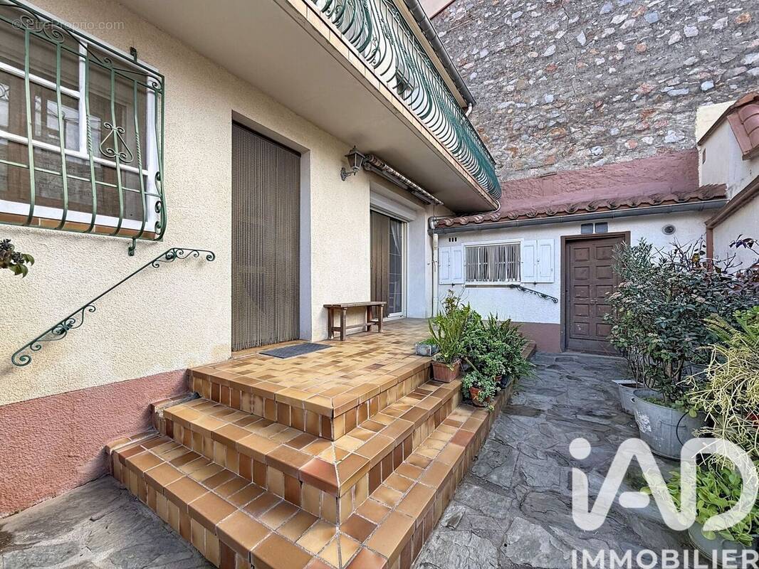 Photo 1 - Maison à SAINT-LAURENT-DE-LA-SALANQUE