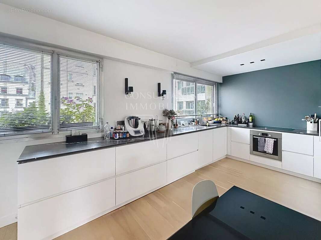 Appartement à PARIS-7E