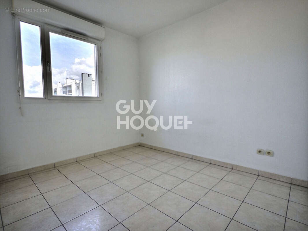 Appartement à MARSEILLE-1E