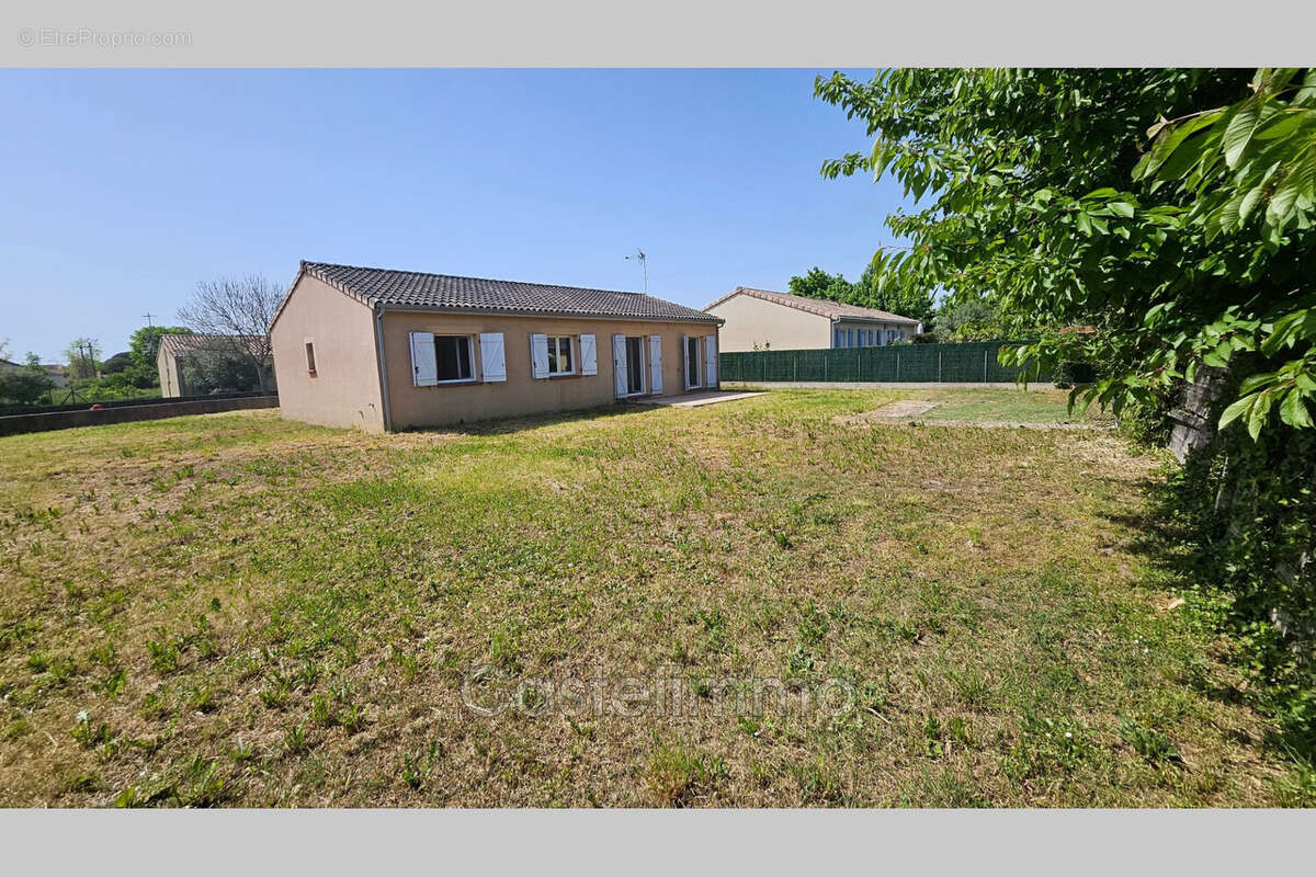 Maison à MONTECH