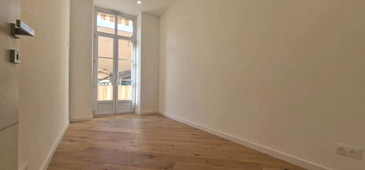 Appartement à MENTON