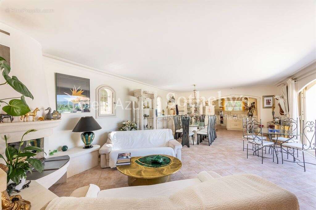 Villa avec piscine et vue panoramique à vendre à Cabris, proche Grasse et Cannes - photo 14