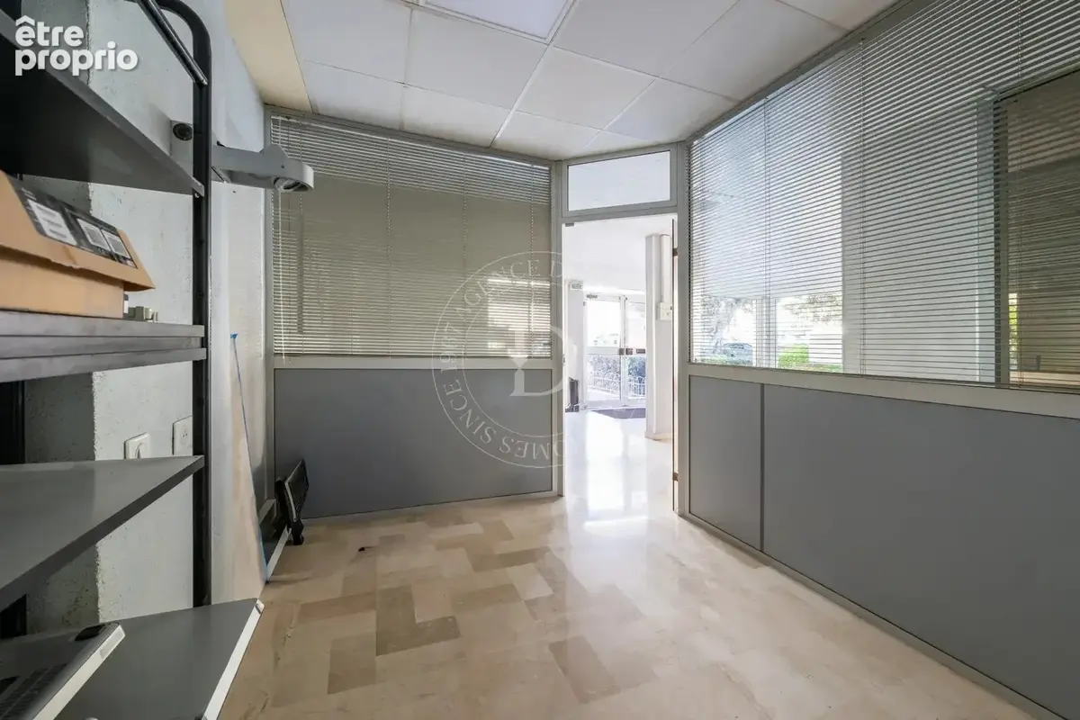 Beaulieu-sur-Mer – Local commercial de 90 m² avec quatre vitrines - photo 6