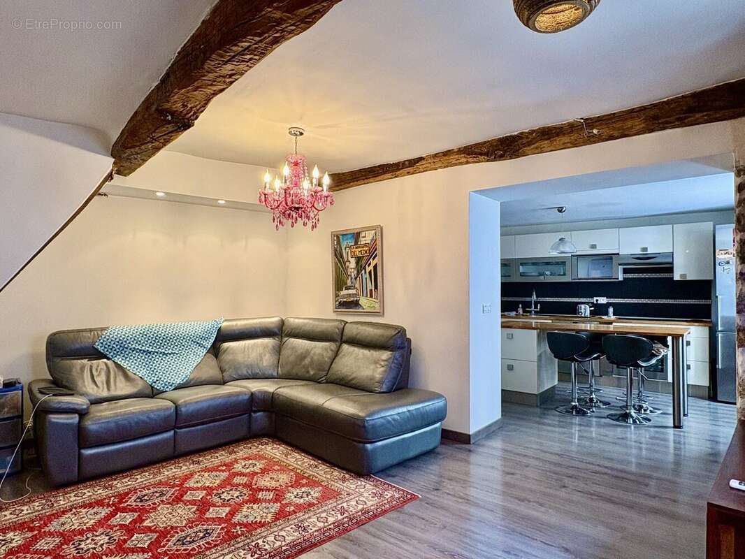 Appartement à PEILLE