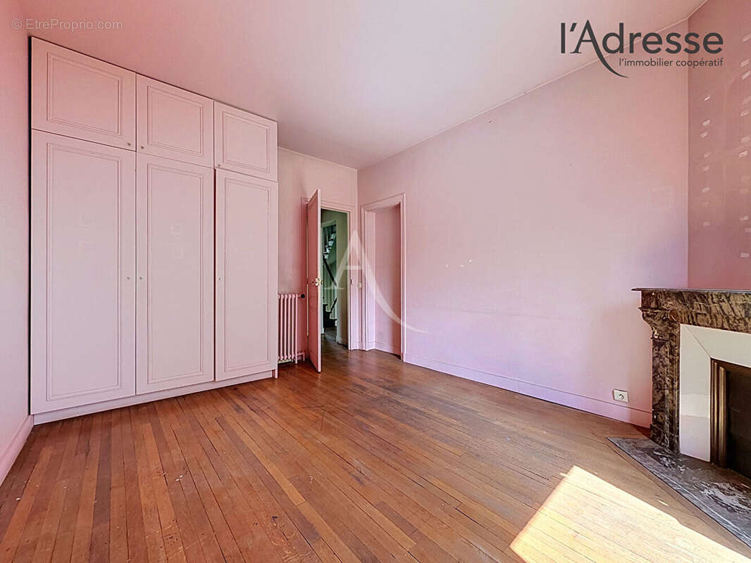 PUTEAUX/ Centre-Ville - Maison 8 pièces 168m² - 126m² d'Extérieurs - photo 13