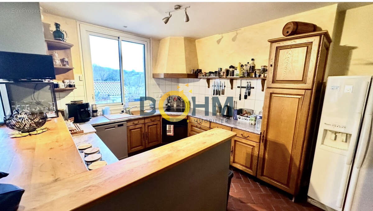 Ensemble immobilier d'exception à Brioude   Plus de 1 700 m2 bâtis sur 7 700 m2 de terrain - photo 17